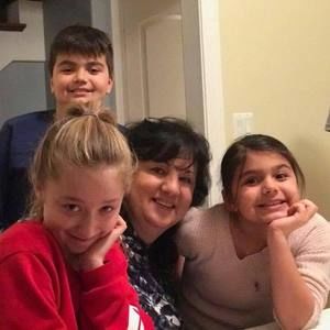 Meet your Posher, Elaine